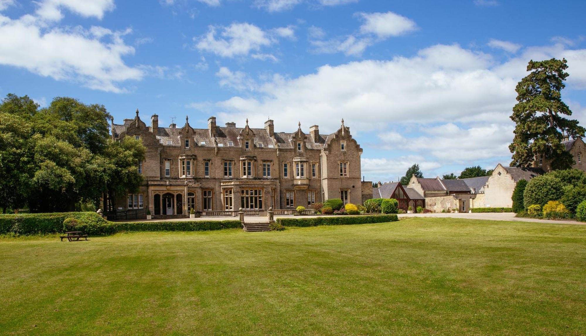 Shendish Manor Hotel & Golf Course Hemel Hempstead Exterior photo